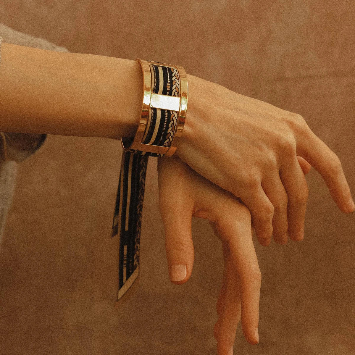 Uworld Stainless Steel Geometric Simple Color Cuff Bracelet Bangle Metal Texture Multi-Layer Temperament Fashion Waterproof SK Accessories