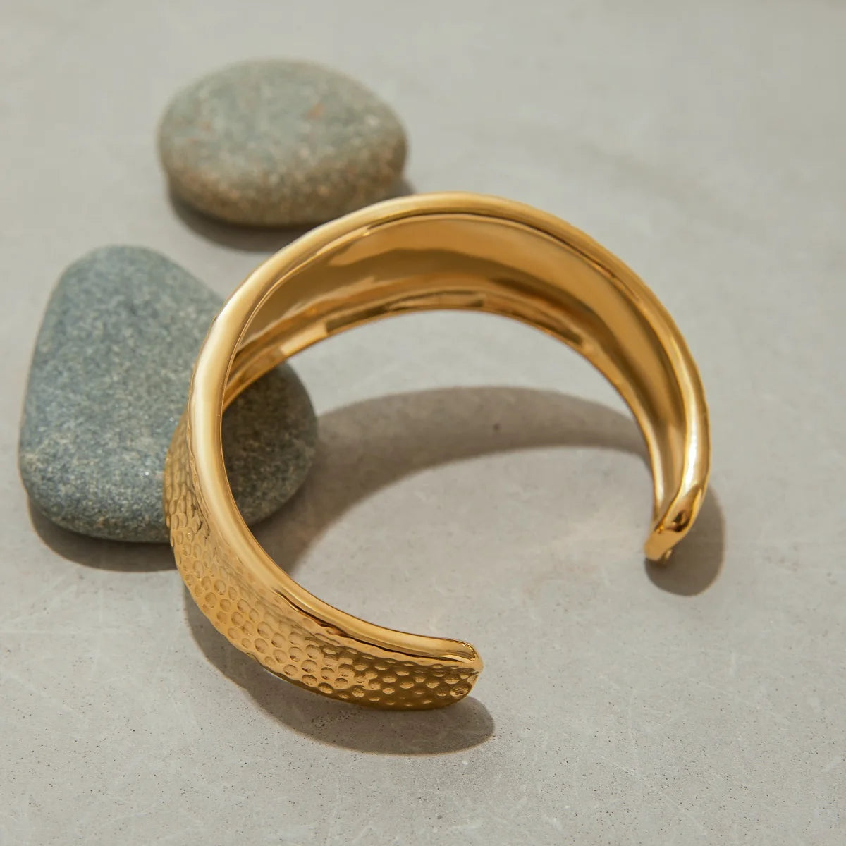 Uworld Fashion 18K Gold Color Stainless Steel Hammer Pattern Concave Opening Bracelet Wide Face Bracelet Women's Jewelry Gift fo SK Accessories